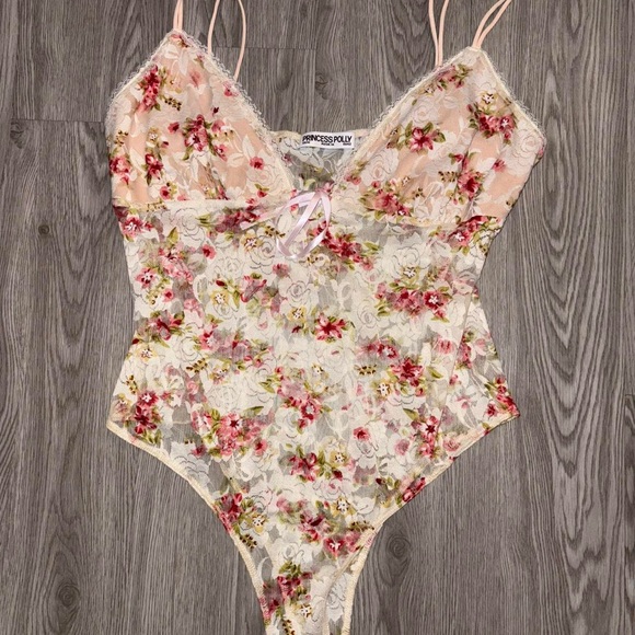 Princess Polly Amessa Floral Lace Bodysuit Tank Top - Picture 4 of 8